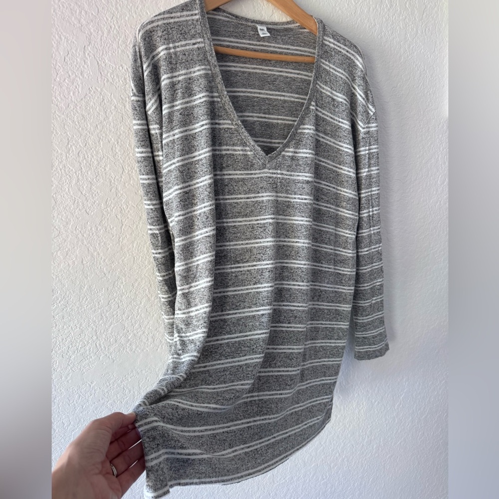 BP Women’s Sweater, Extra Long, Vneck, Women’s Large, Gray & White Stripes, BP - Picture 4 of 9